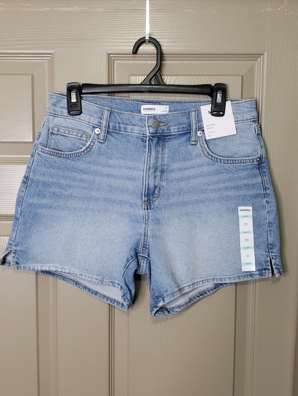 SONOMA NWT Mid Rise Light Wash Denim Women's 5 In Inseam Jean Shorts Size 10